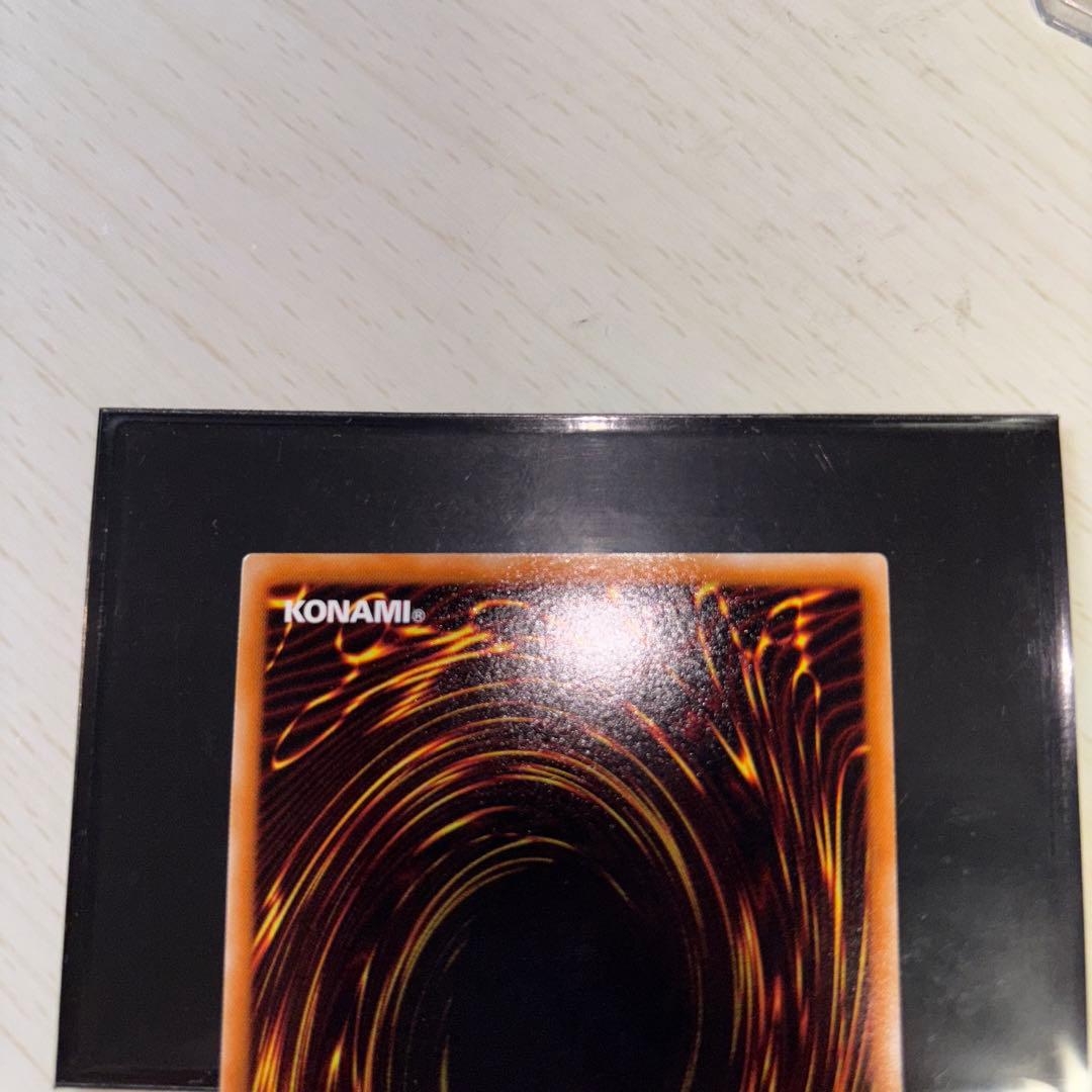 ブラックローズドラゴン ホロ 美品 遊戯王