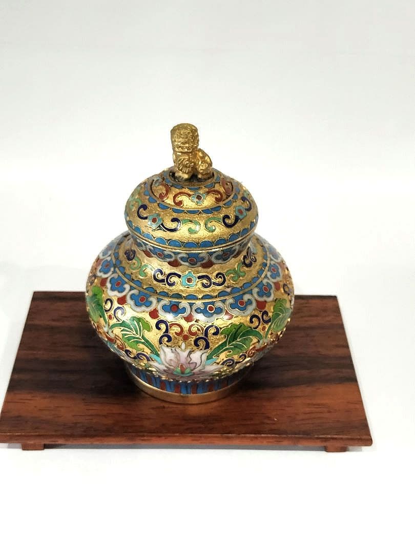 ❤【新品・未使用】中国 七宝琺瑯彩 花文 獅子摘蓋物 七宝焼 壺 ツボ