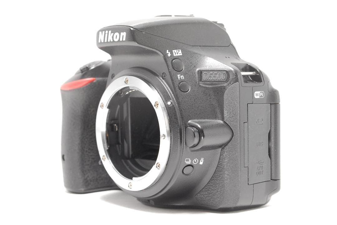 美品】Nikon D5500 Wi-Fi搭載 すぐスマホ転送 タッチパネル撮影 - メルカリ