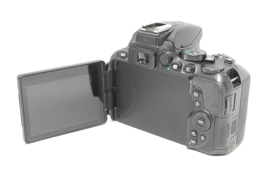 美品】Nikon D5500 Wi-Fi搭載 すぐスマホ転送 タッチパネル撮影 - メルカリ