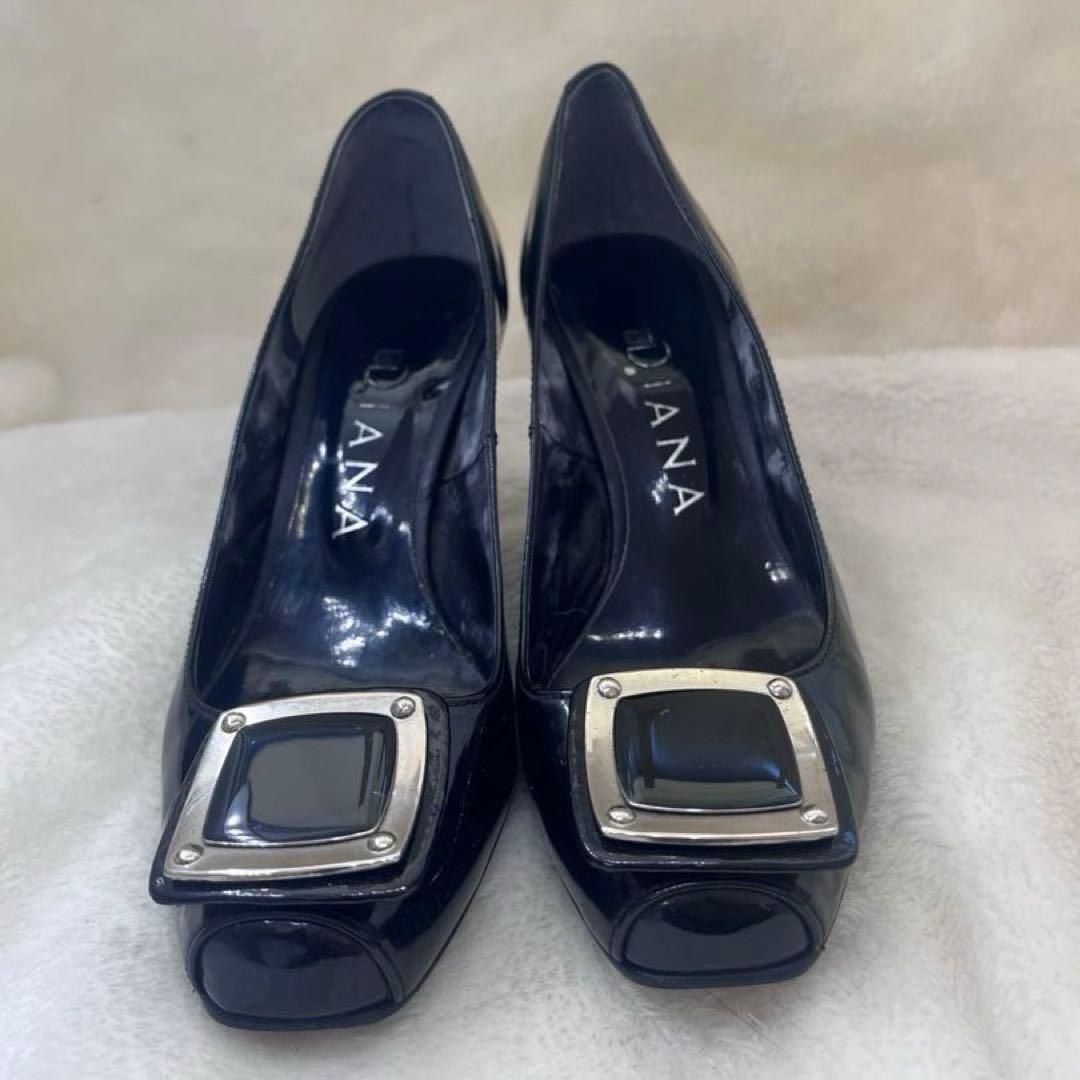 ✨️美品✨️DIANA バックル付き エナメル パテントレザー パンプス 黒