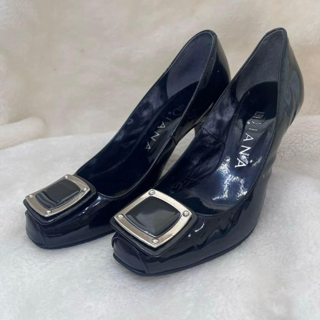 ✨️美品✨️DIANA バックル付き エナメル パテントレザー パンプス 黒