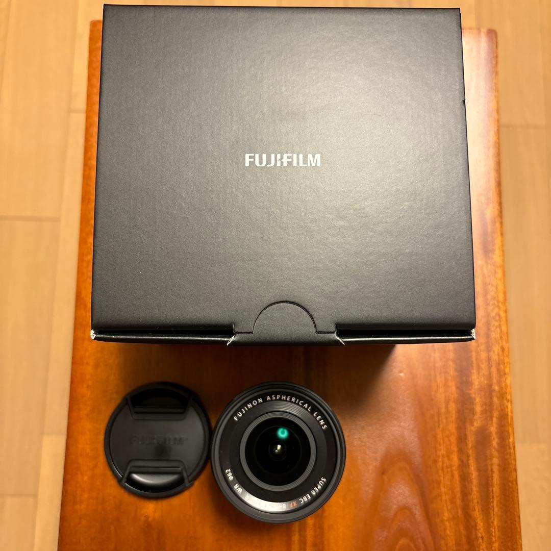 富士フイルム　XF8mmF3.5 R WR カメラレンズ XF8mmF3.5 R WR ブラック [FUJIFILM X /単焦点レンズ