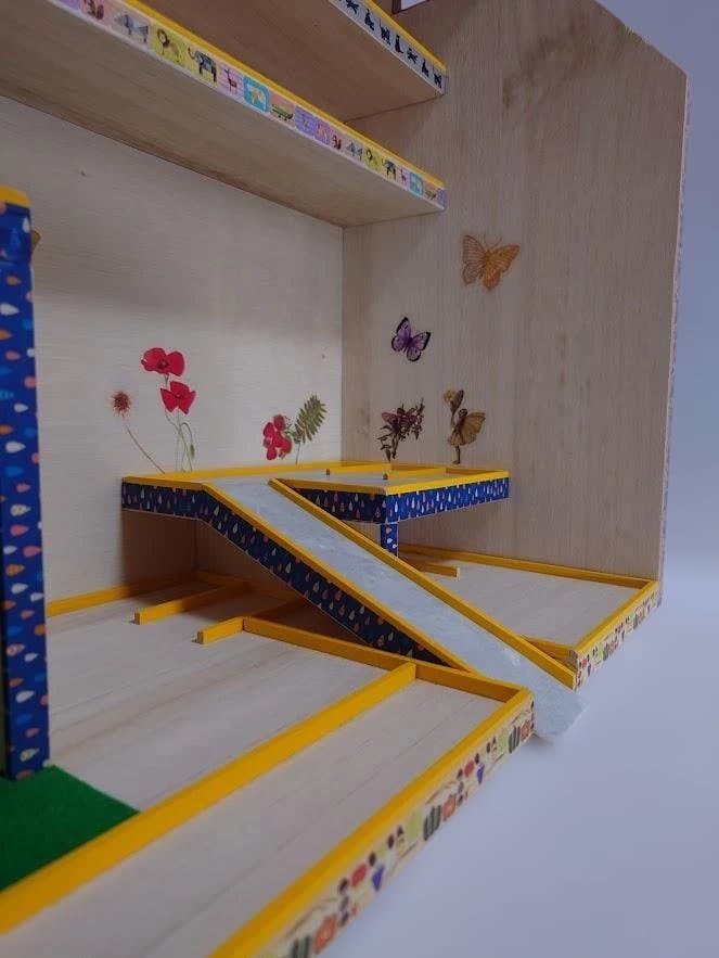 トミカ木製手作り駐車場（ビッグイエロ－）BY04｜トミカ木製手作り駐