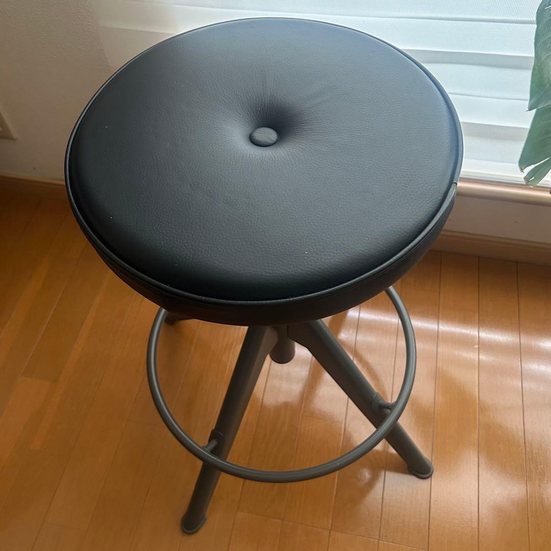 美品】IKEA TROLLBERGETトロルベルゲット黒/回転/丸椅子/昇降式
