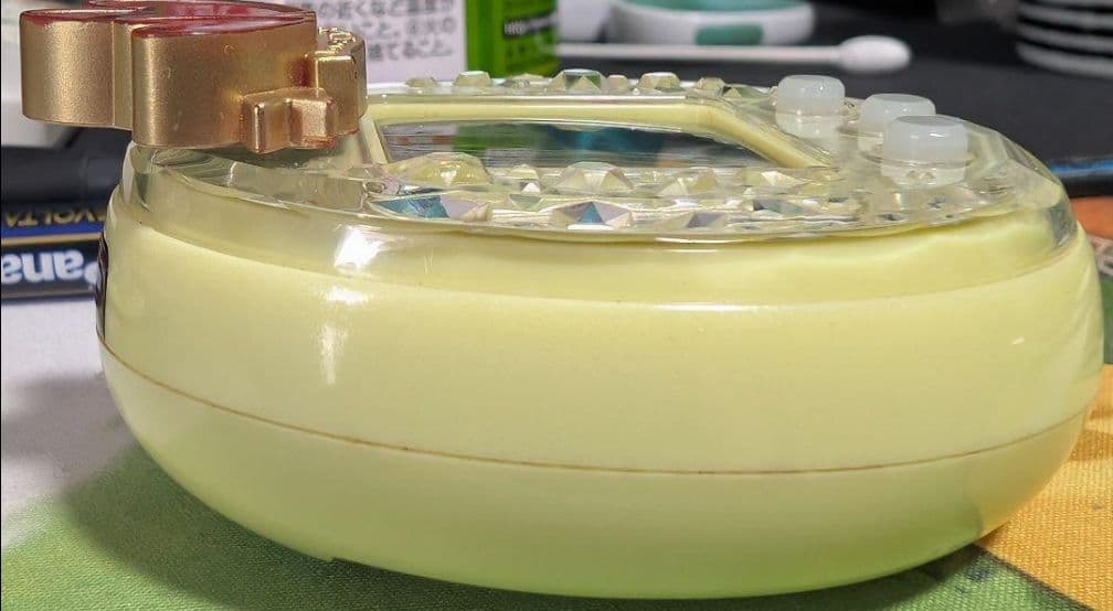 たまごっちピース イエロー デコピアス付き