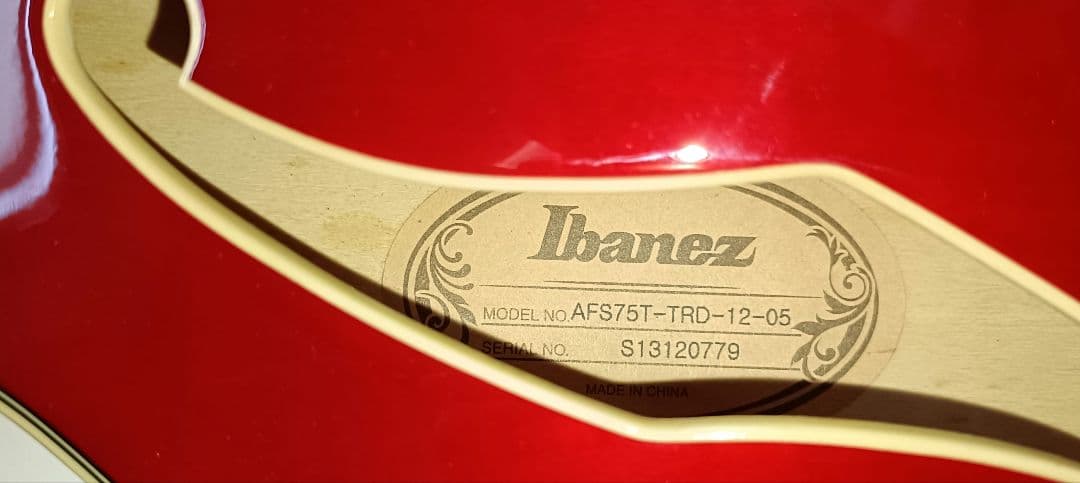 Ibanez AFS75T　フルアコ