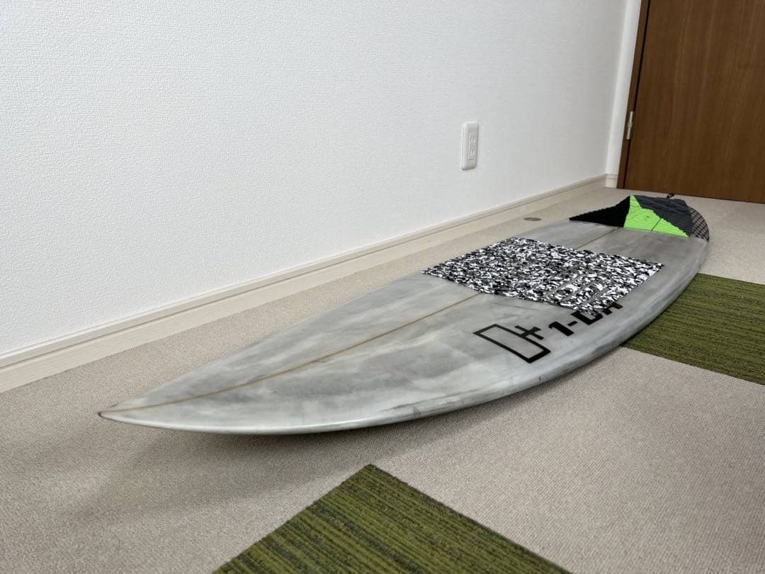 ショートボード 5’8” 1/2 23.4L 1DAシェイプス ラウンドテール