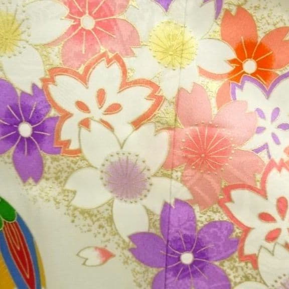 【Maki】正絹☆純粋無垢なはにかみ笑顔がぴったりの優雅な7歳七五三用祝着