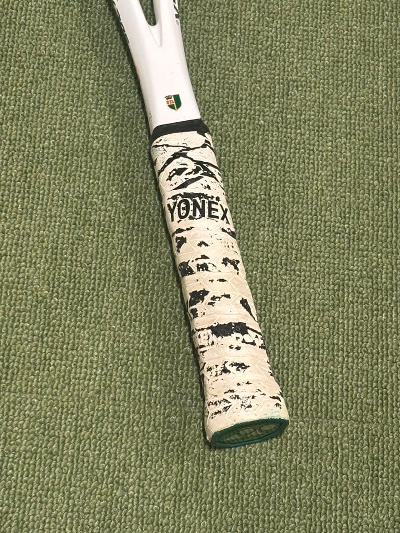 YONEX 旧型ジオブレイク70s ホワイト ケース付き 廃盤モデル - メルカリ