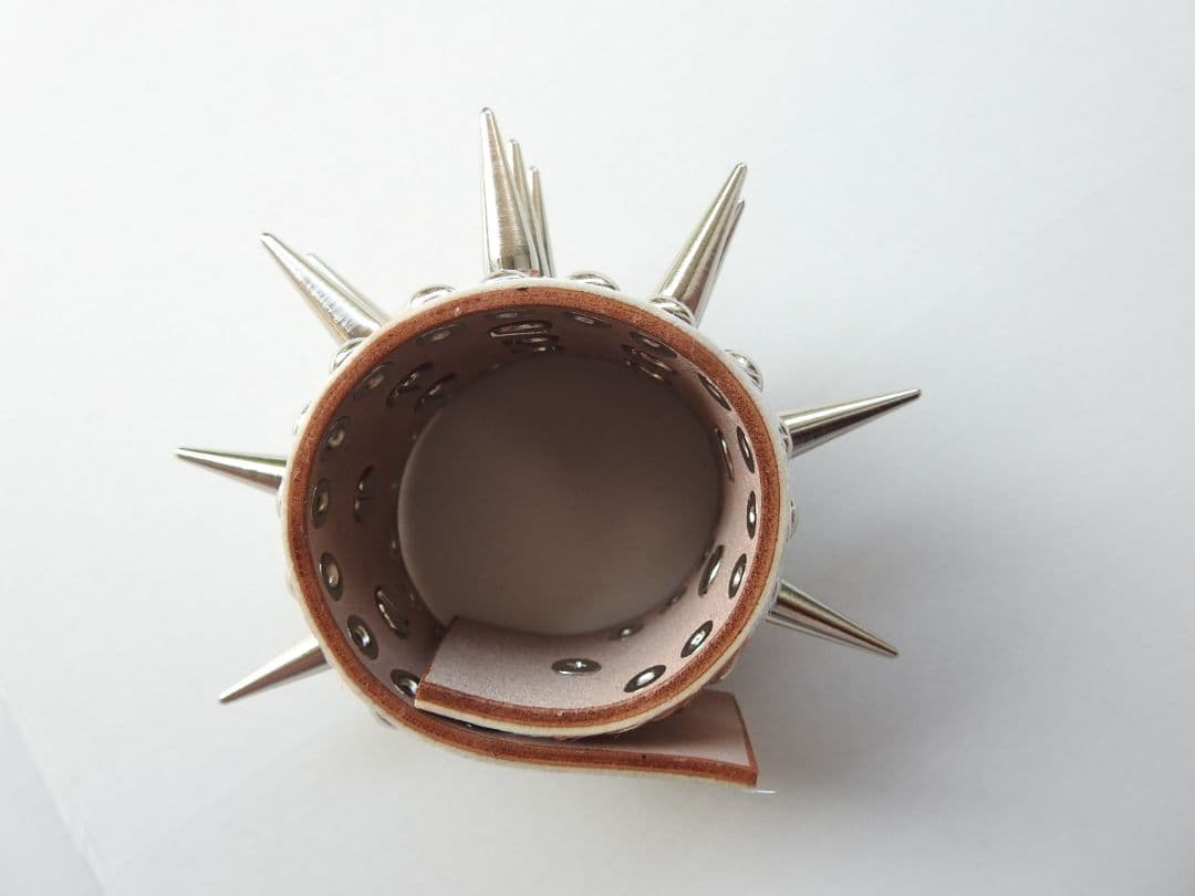 パンクスタッズバングル・リストバンドレザーブレススパイクコーンサバ