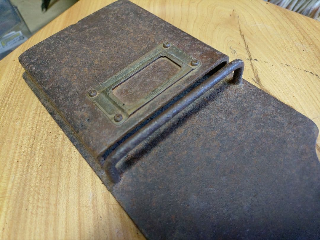 アンティーク　レトロ　郵便受け　新聞受け　アイアン