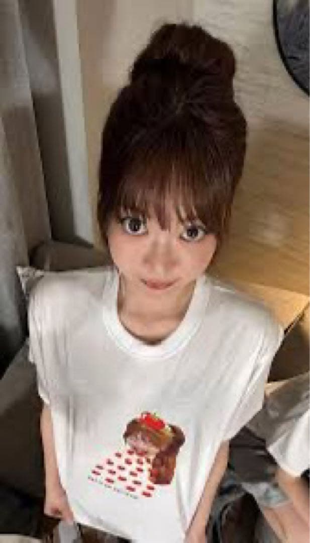 三*錐様 ルセラフィム SPAGHETTI Tシャツ EAT IT UP ウンチ - メルカリ