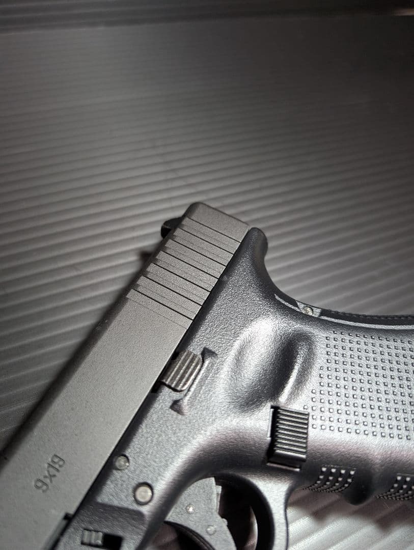 東京マルイ グロック19 GEN4 予備マガジン付き