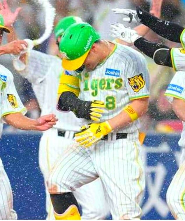 阪神タイガース 佐藤輝明 レプリカユニフォーム Familyday限定 Mサイズ