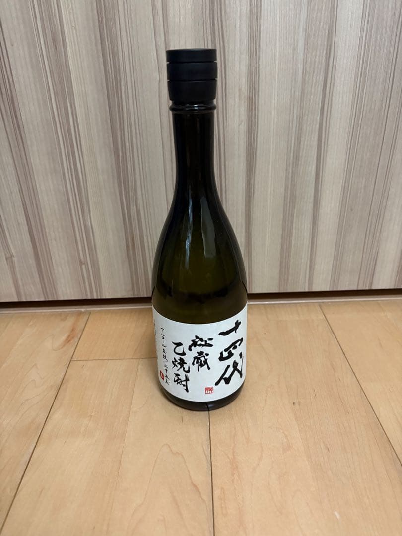高木酒造　十四代　秘蔵乙焼酎　25度 Amazon.co.jp: 高木酒造 十四代 秘蔵焼酎 25度 720ml : 食品・飲料・お酒