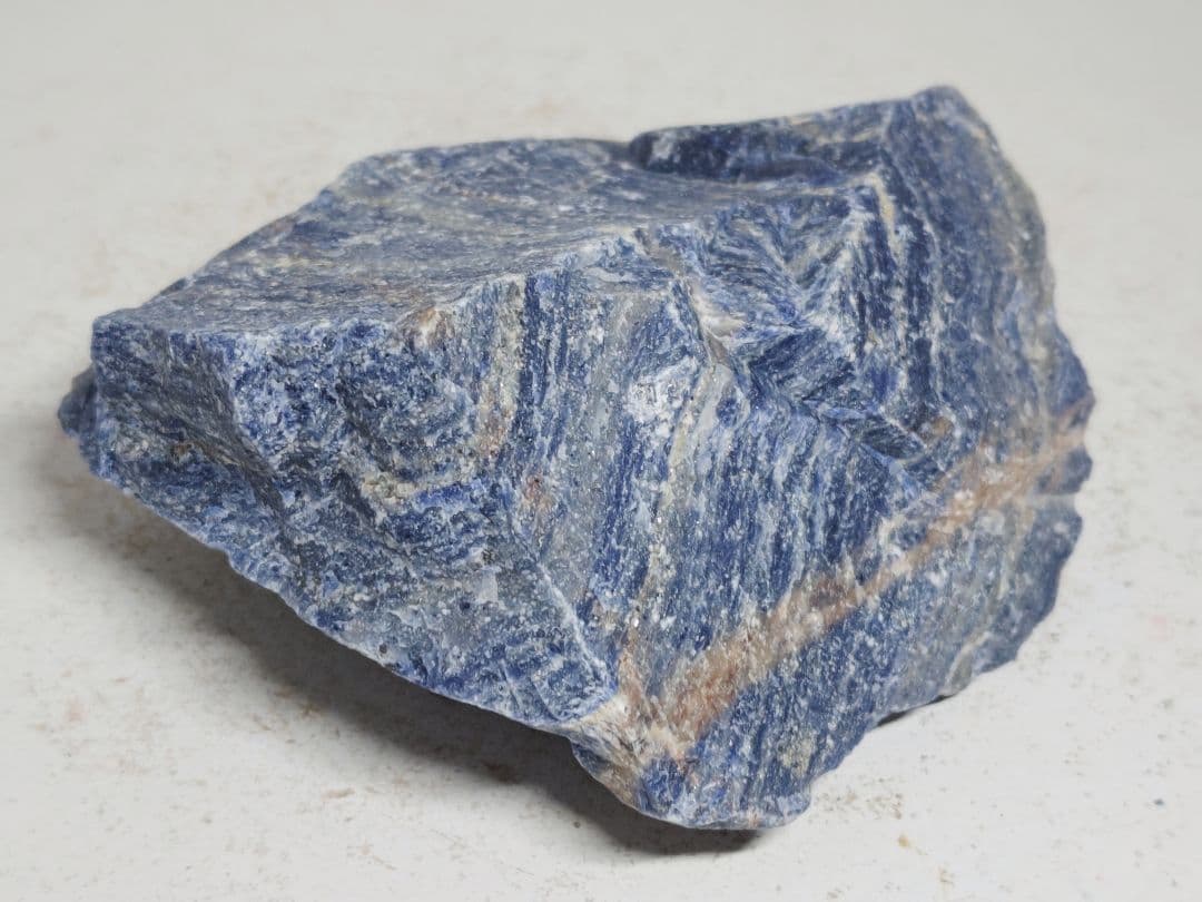 ソーダライト 1.3kg ラピスラズリ 原石 鑑賞石 自然石 鉱物 誕生石 水石