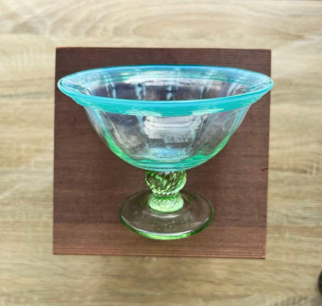 骨董 時代ガラス 希少 若草色 乳白色暈し 千段巻き 反り口 氷コップ