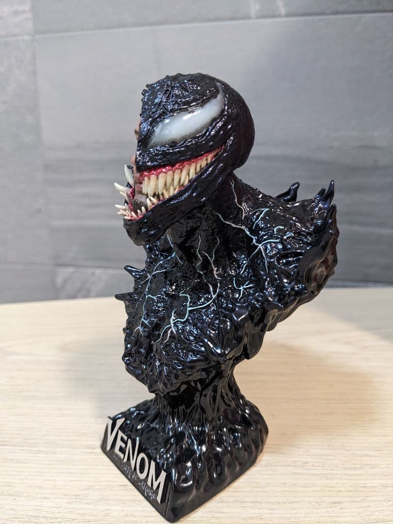 ホットトイズ 1/6スケール ヴェノム エディ バスト