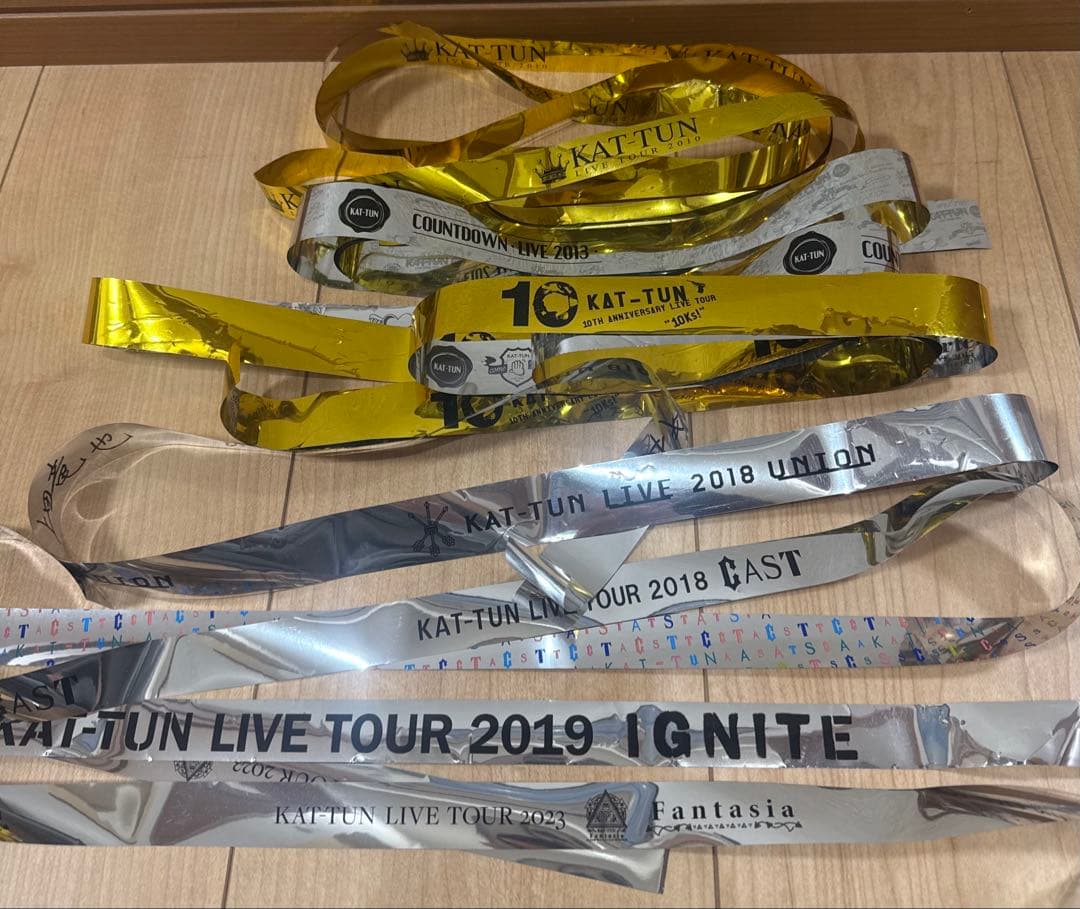 即購入⭕️7本セット】KAT-TUN 歴代ライブ 銀テープ - メルカリ