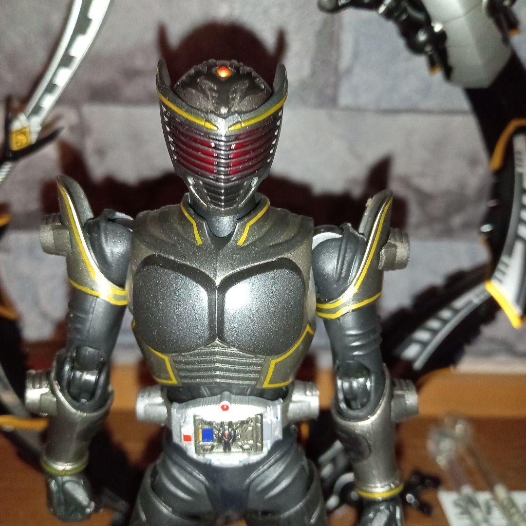 【限定値下げ中】SHF仮面ライダーリュウガ＆ドラグブラッカー