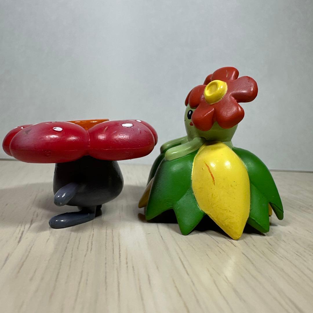 【希少】モンコレ初期4点セット　ナゾノクサ　クサイハナ　ラフレシア　キレイハナ