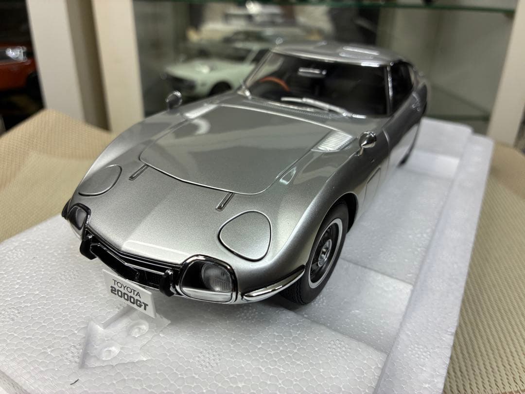オートアート 1/18 トヨタ 2000GT(シルバー) - メルカリ