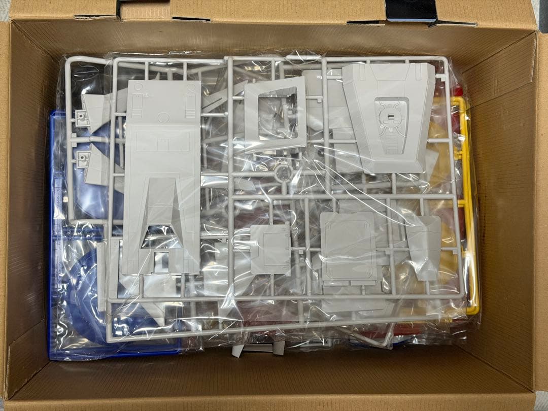 バンダイ ホワイトベース 1/400スケール