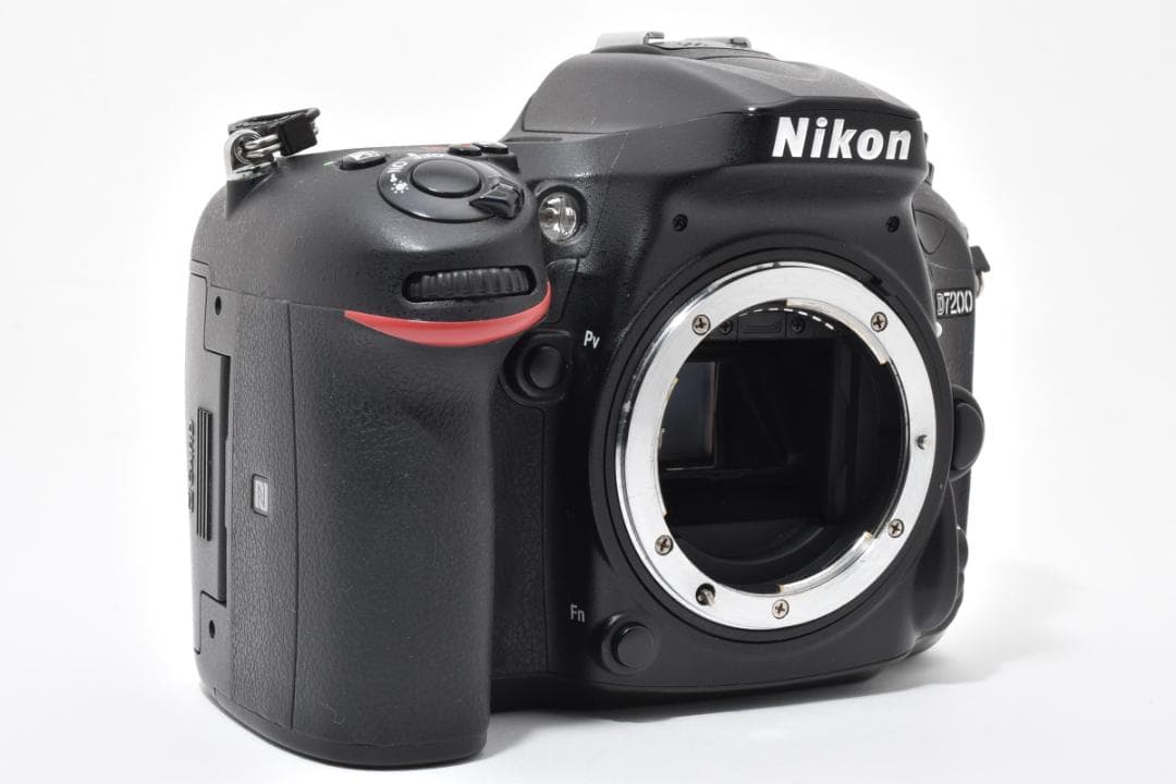 《完動品》 ニコン Nikon D7200 ボディ　取説付き・初期不良補償