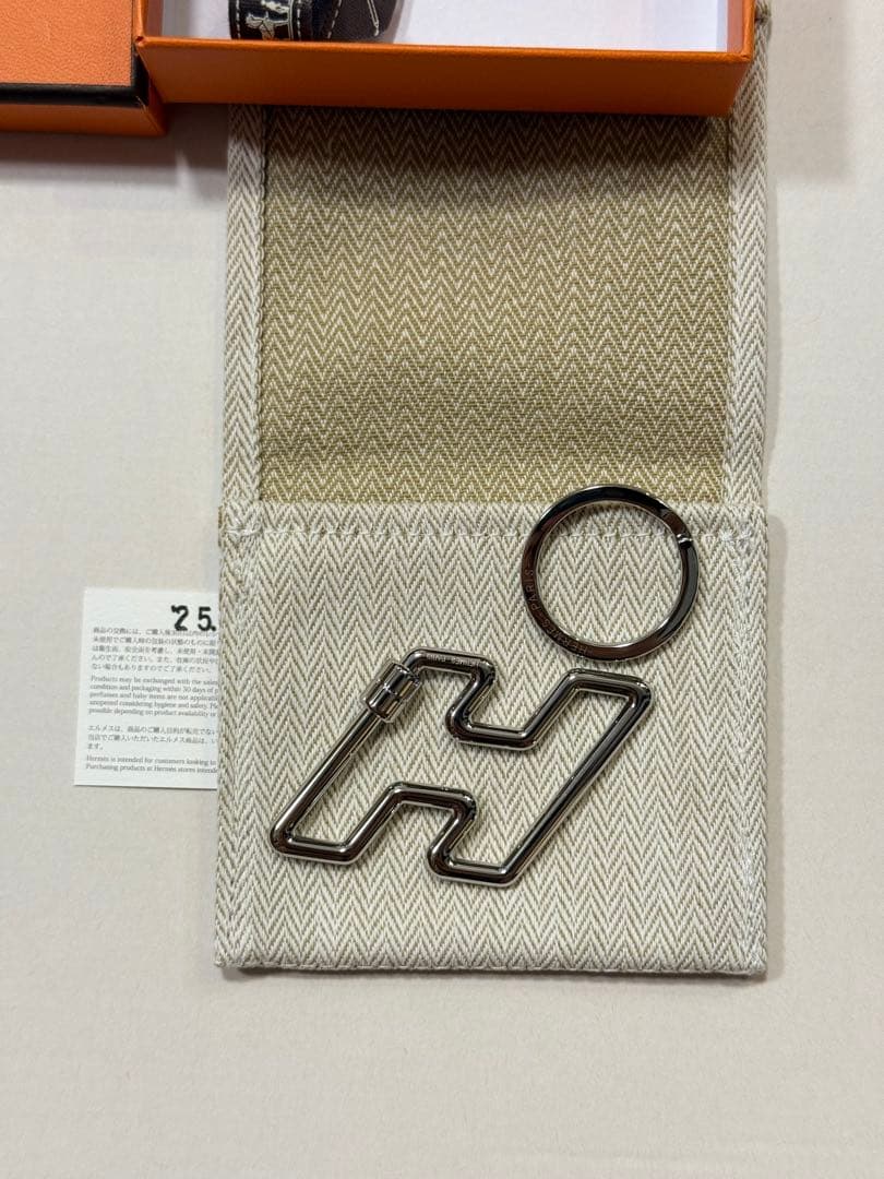 エルメス　キーホルダー 《H・トゥ・スピード》