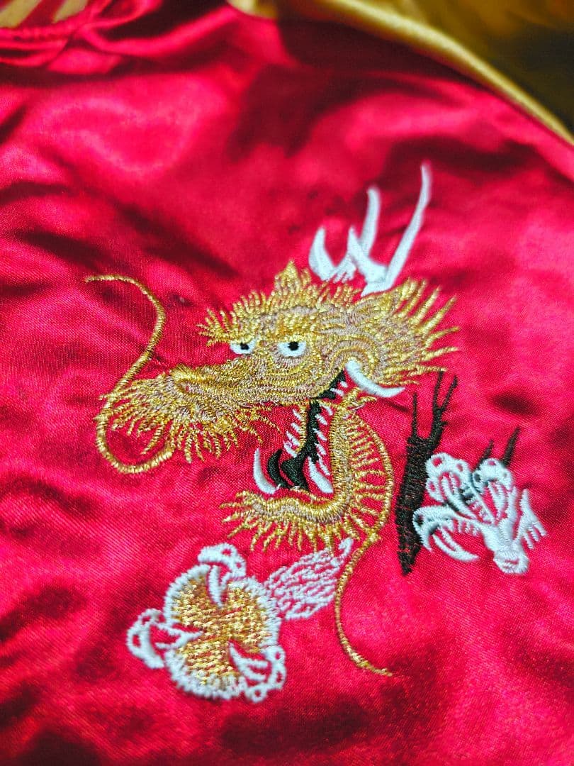VORABLE 日本 限定 スカジャン 赤金 龍刺繍 unisex サテン - メルカリ