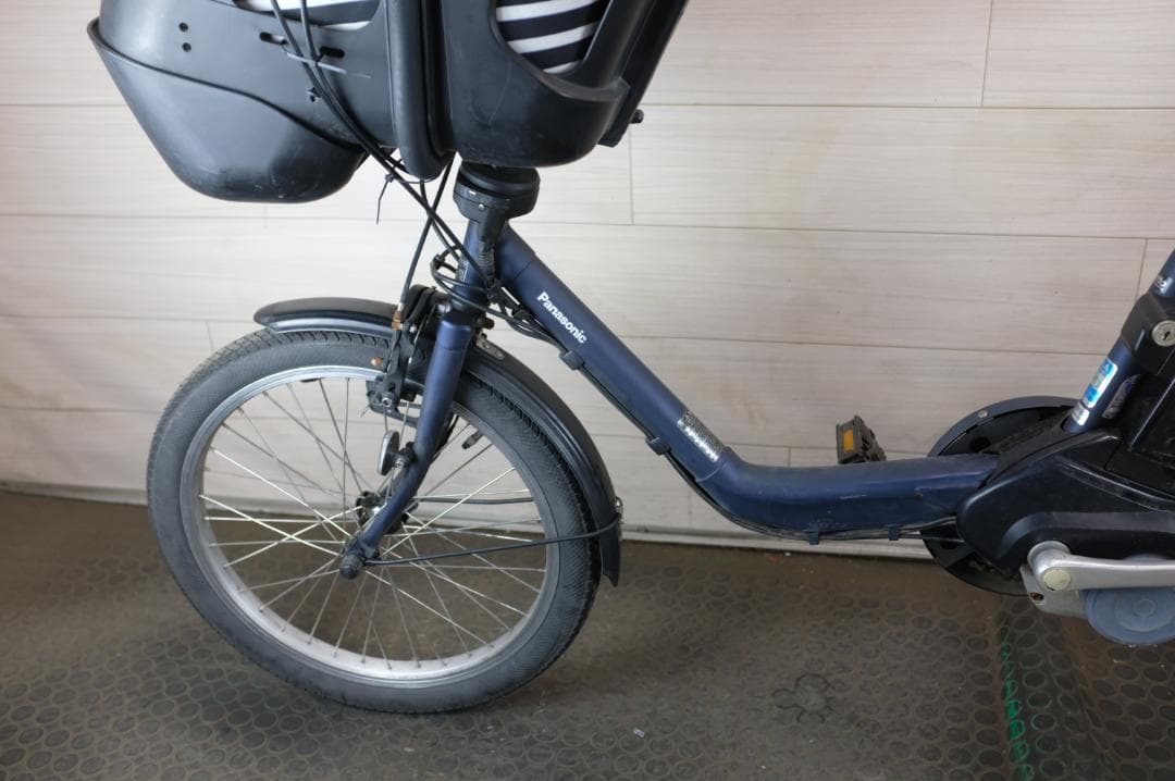 二*輪様 高年式パナソニック ギュット　　20インチ　3段　8.0Ah（4点灯）