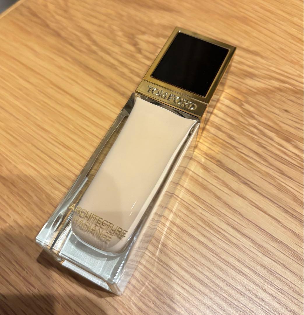 ファンデーション TOM FORD ARCHITECTURE RADIANCE 3.5N