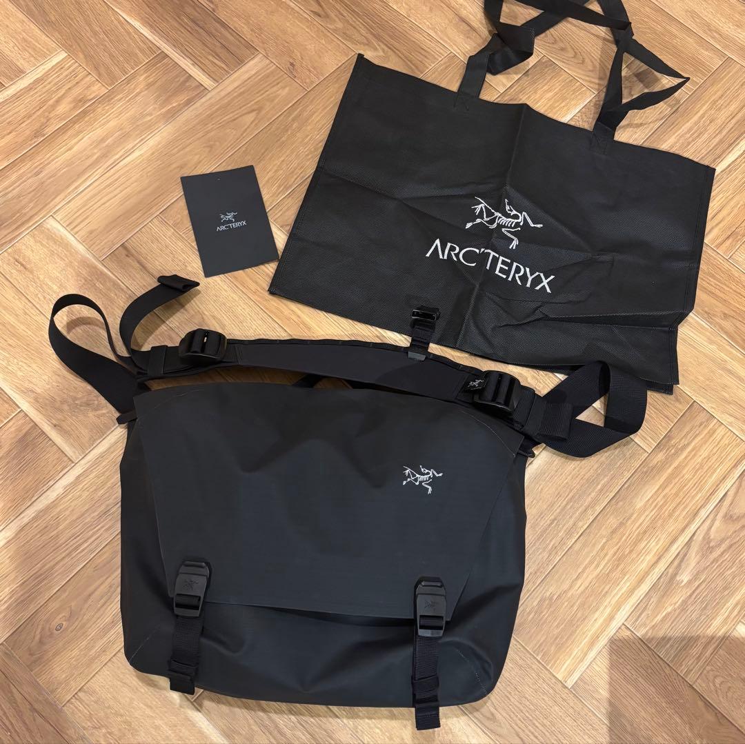 新品 ARC'TERYX Granville 10 Courier Bag BK - メルカリ