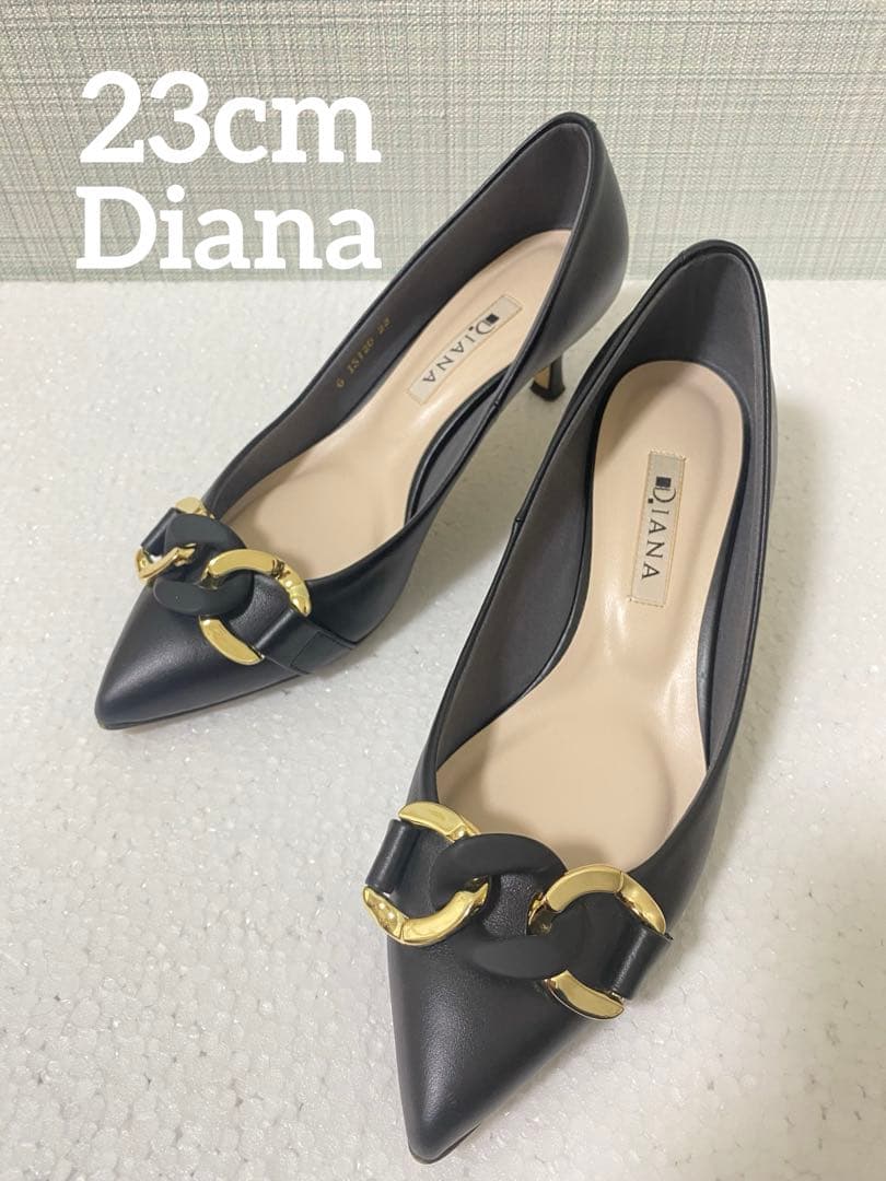 極美品 DIANA ブラック チェーンモチーフ ポインテッドトゥ 23