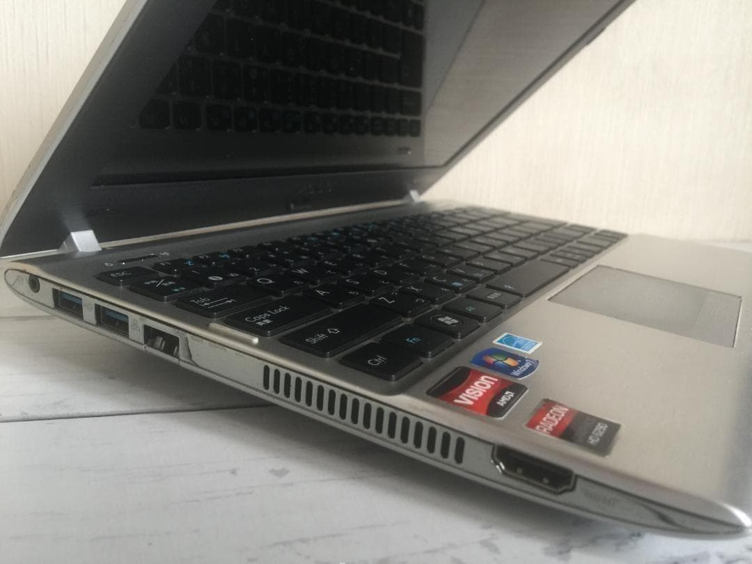 ASUS Eee PC 1215B 12.1型薄型・コンパクト ノートパソコンの通販｜www