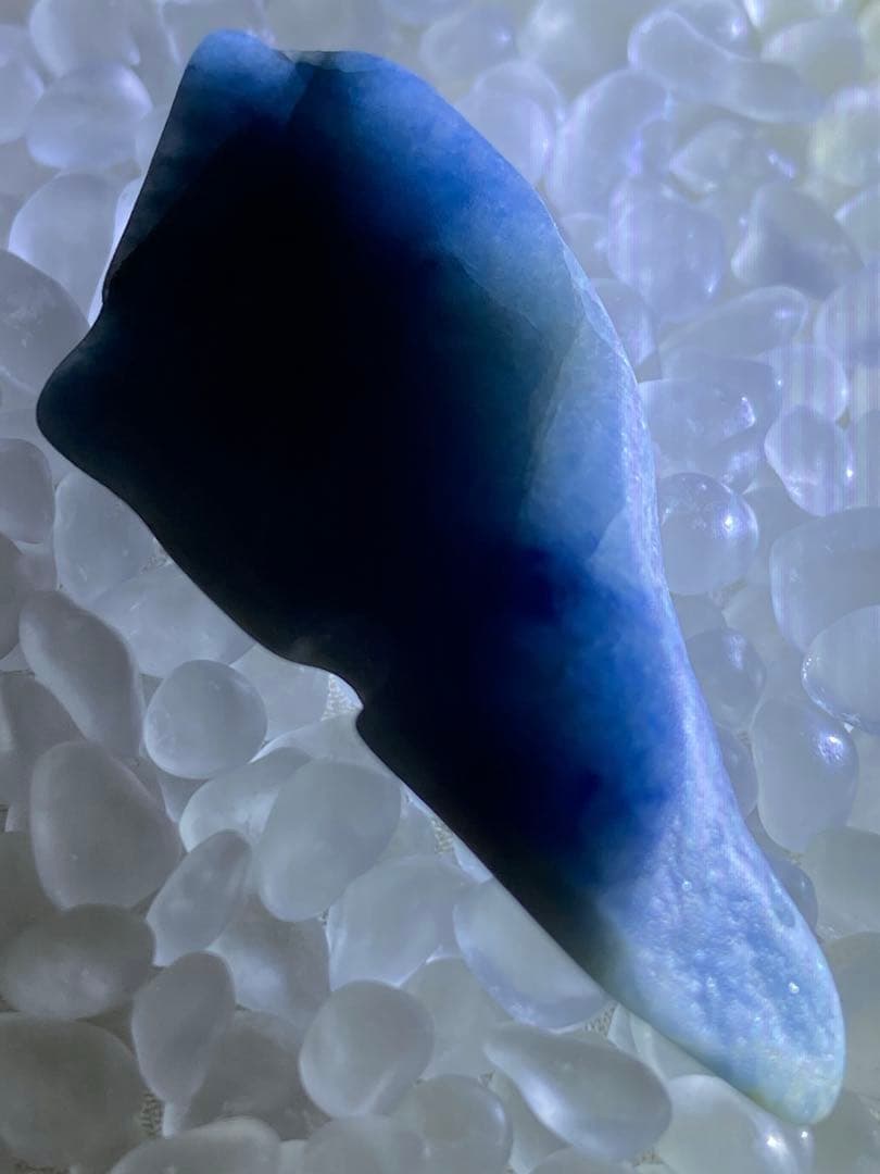 糸魚川翡翠 ひすい 入りコン沢の青 最上品質 とろみのある茄子紺ヒスイ