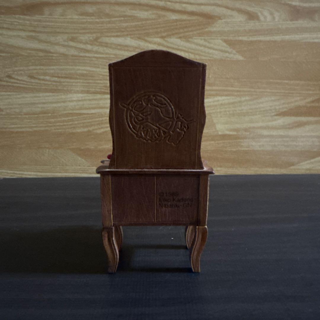 ジブリカレンダー　アンティークドレッサー　2014