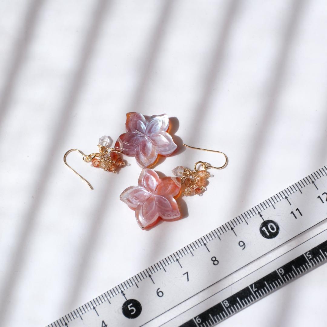 Q's B 様専用14kgfダブルプルメリアカービングピアス - メルカリ