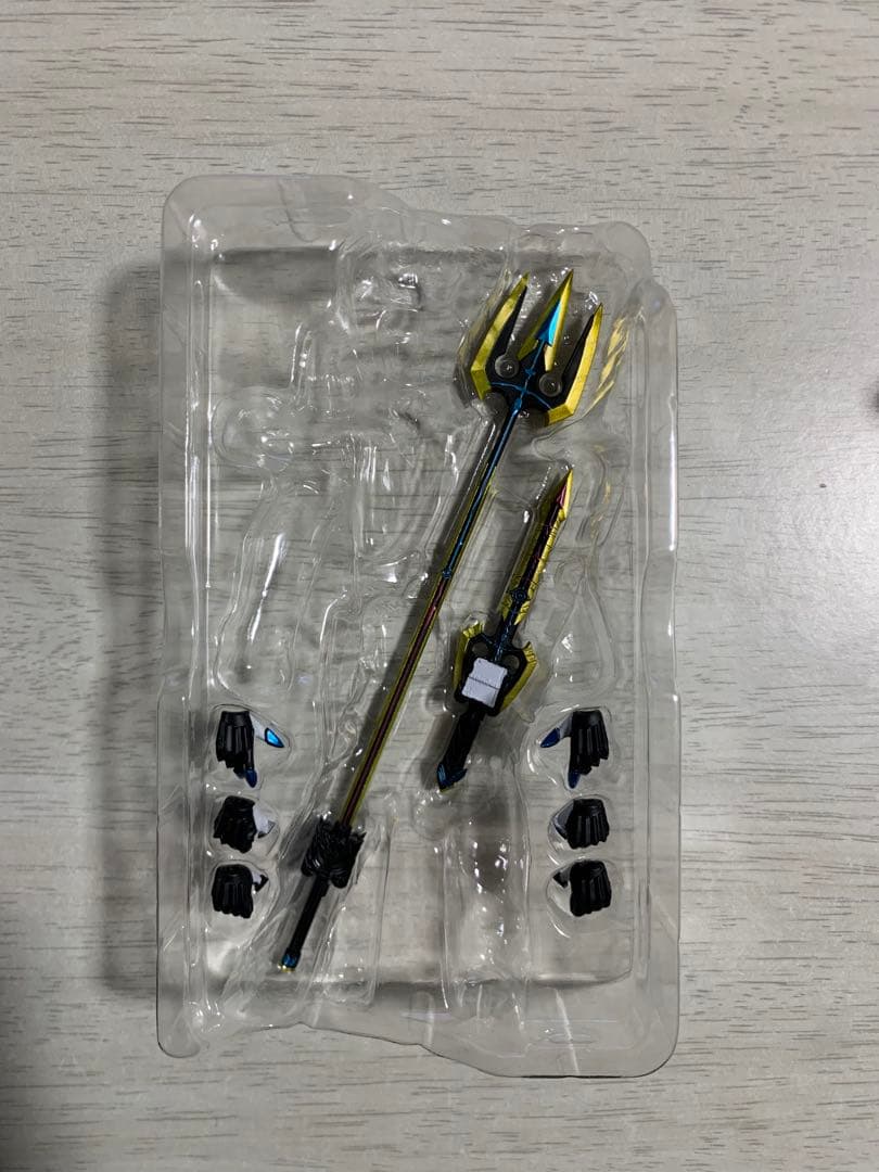 S.H.Figuarts 仮面ライダーデュランダル&サーベラ