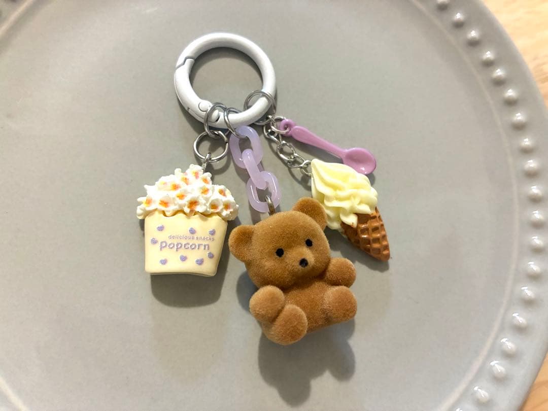 じゃらじゃらキーホルダーmini bear／purple - メルカリ