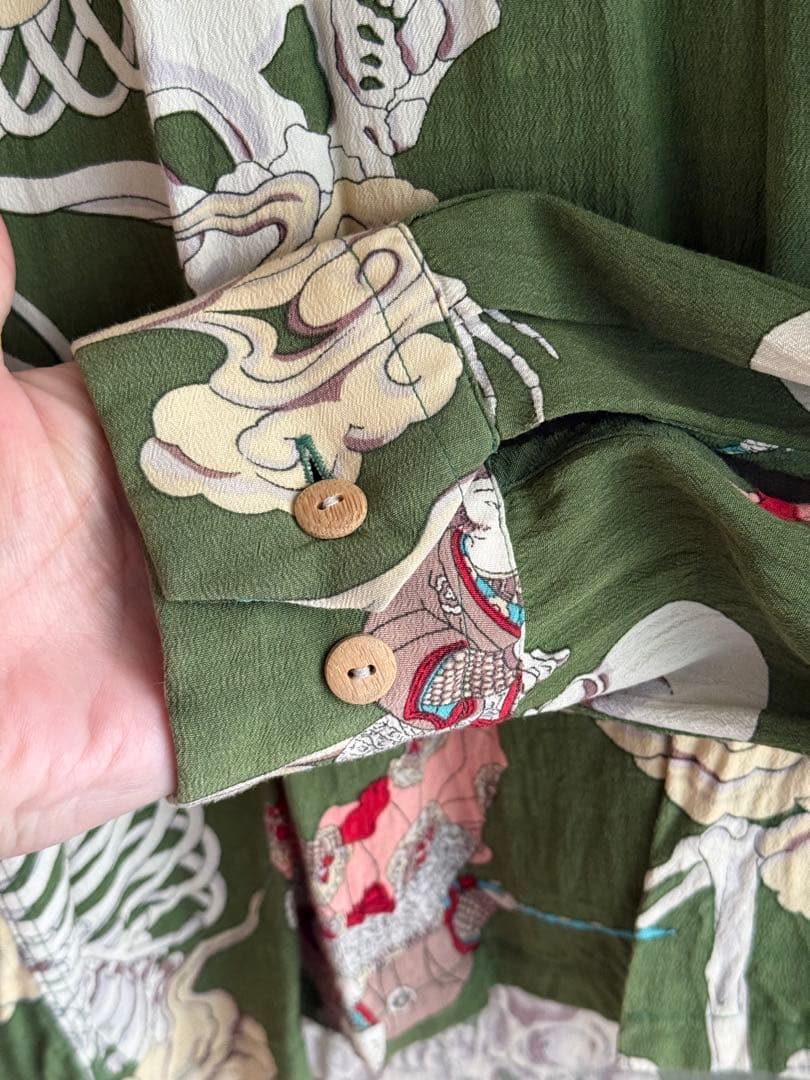 ドライボーンズ 長袖レーヨンアロハシャツ ガシャドクロ - メルカリ