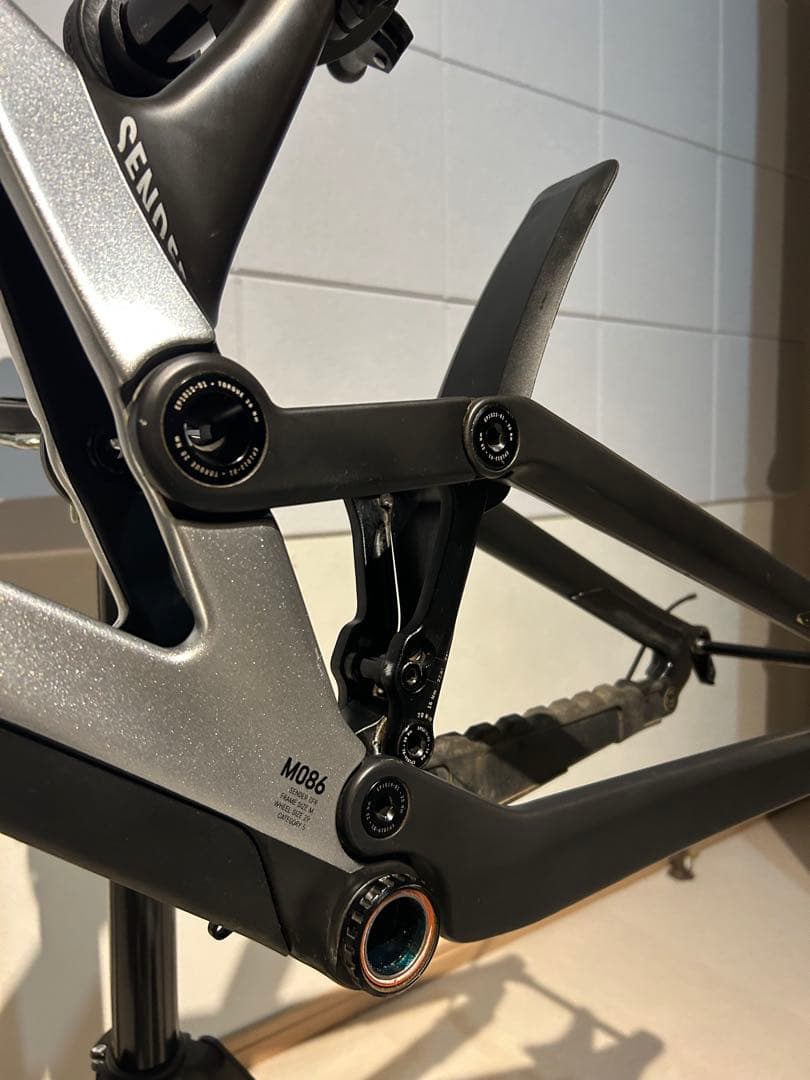 CANYON SENDER CFR Msizeフレーム スペアパーツ多数 - メルカリ