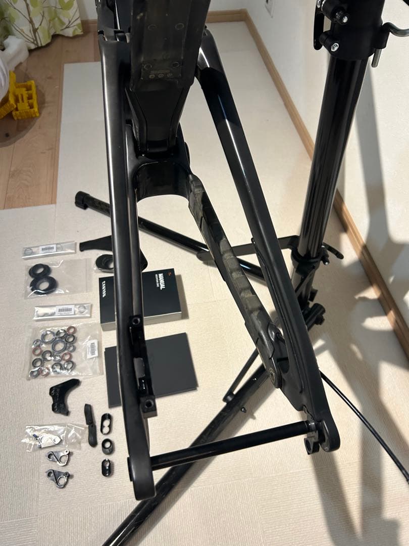 CANYON SENDER CFR Msizeフレーム スペアパーツ多数 - メルカリ