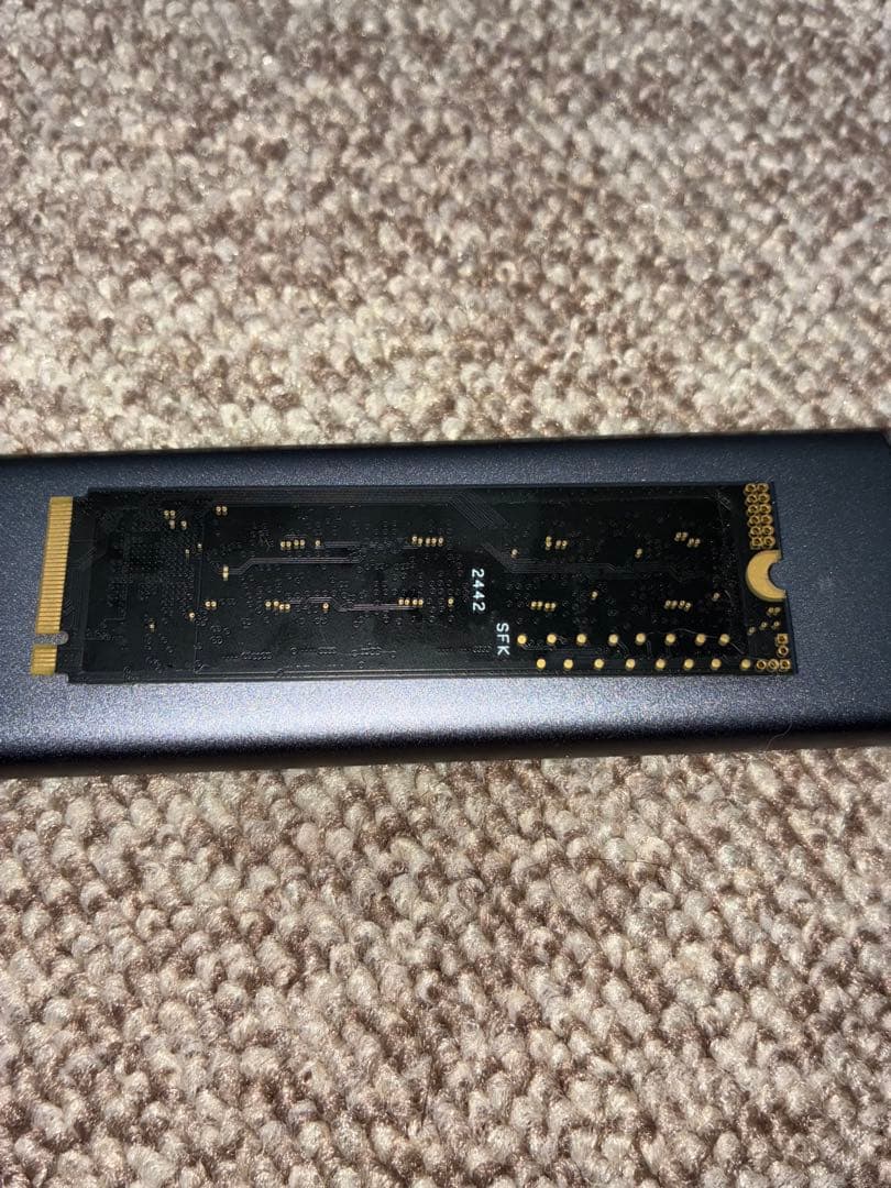 使用回数少】4TB NVMe SSD - メルカリ