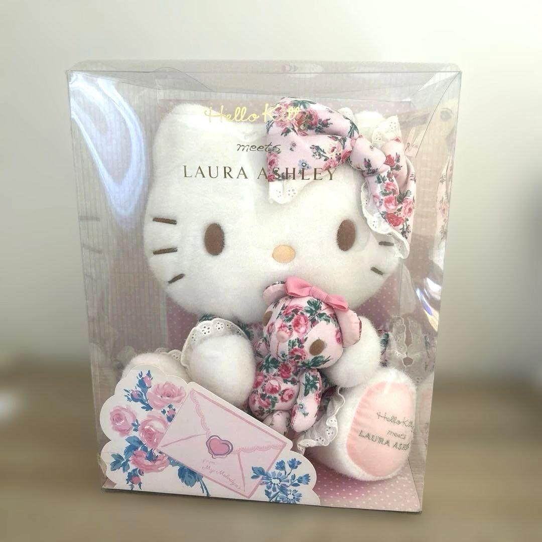 ハローキティ　ローラアシュレイ ぬいぐるみ　特大　2015年　数量限定　キティ ハローキティ＆マイメロが英ブランド「ローラ・アシュレイ」とコラボ
