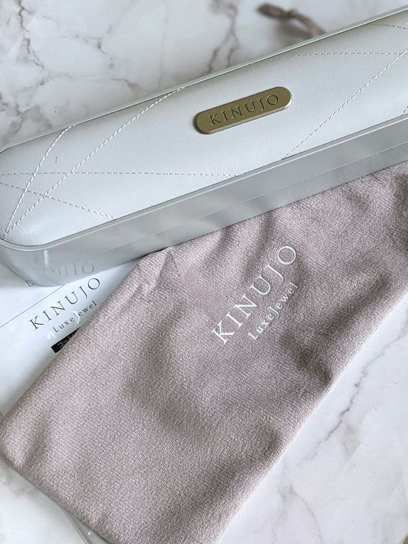 絹女　KINUJO コードレスヘアアイロン　ストレート KINUJO（絹女） ヘアアイロン ストレート CORDLESS 痛まない