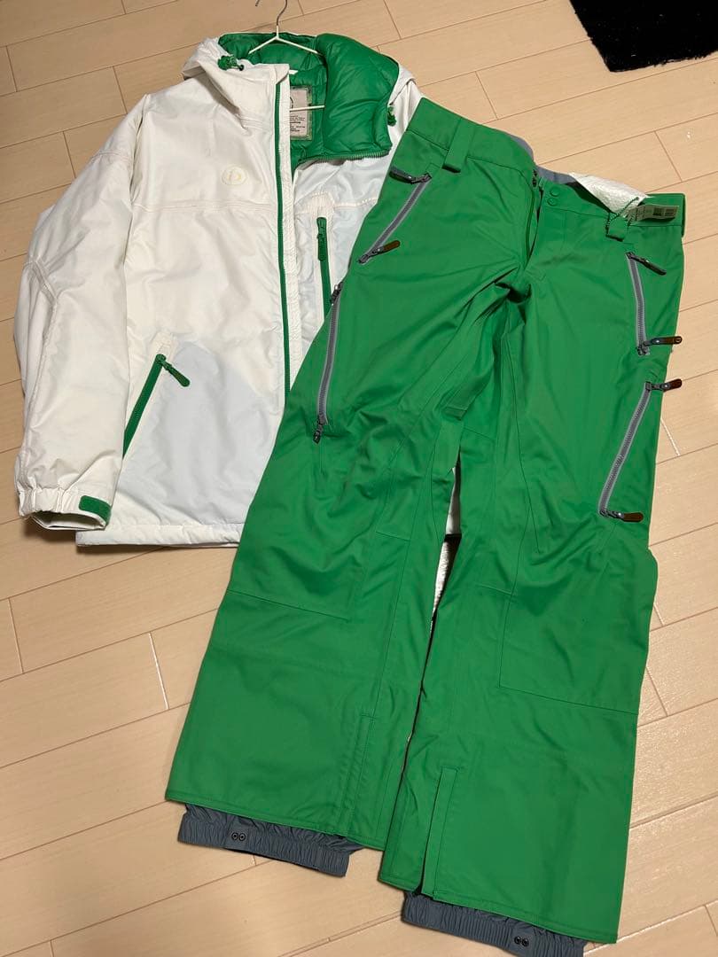 【新品】BURTONスノーボードウェア ホワイト＆グリーン セット BURTON（バートン） スノーボードウェア メンズ 25-26 Burton [ak
