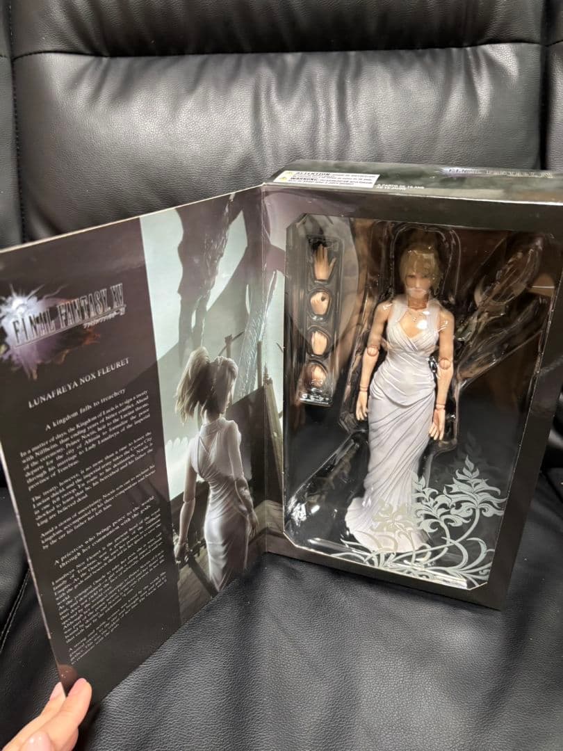 新品未開封　FF ルナフレーナ・ノックス・フルーレ プレイアーツ改