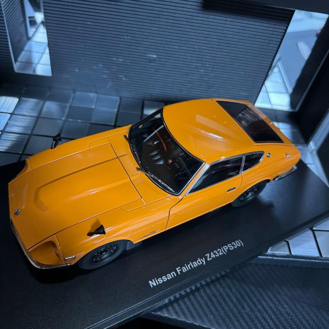 未展示品 オートアート1/18 日産フェアレディZ423 (PS30) オレンジ